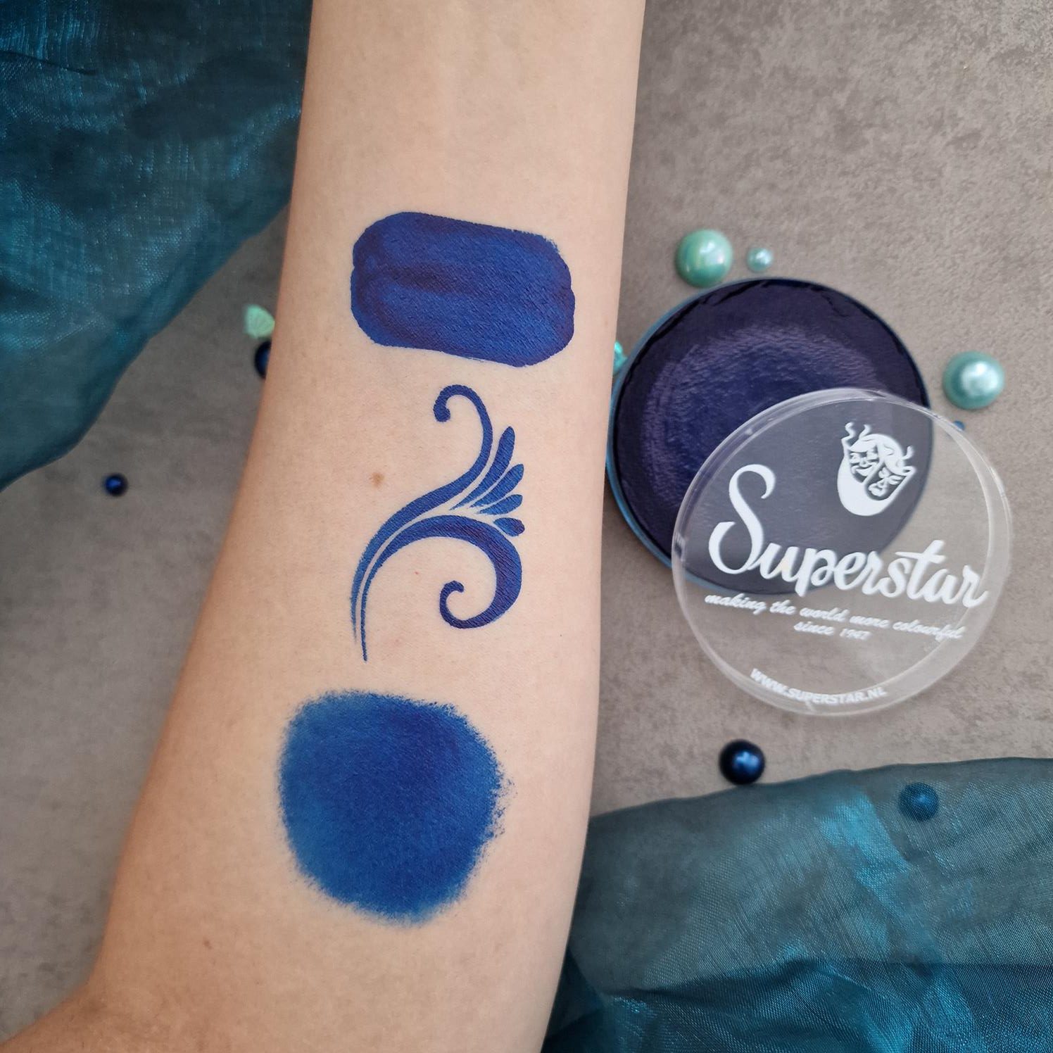 Vopsea-pentru-fata-sau-corp-Superstar-albastru-ink-mat3